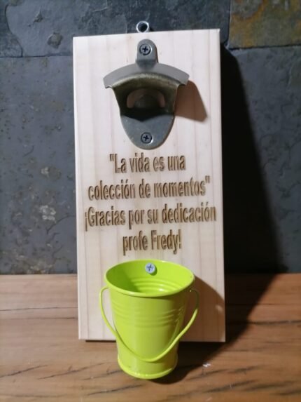 Destapador de cerveza de muro con deposito