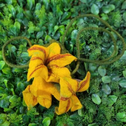 COLLAR FLORES AMARILLAS