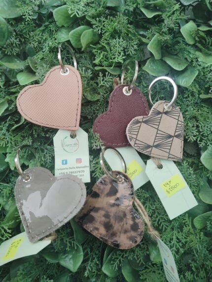 llavero corazon cuero