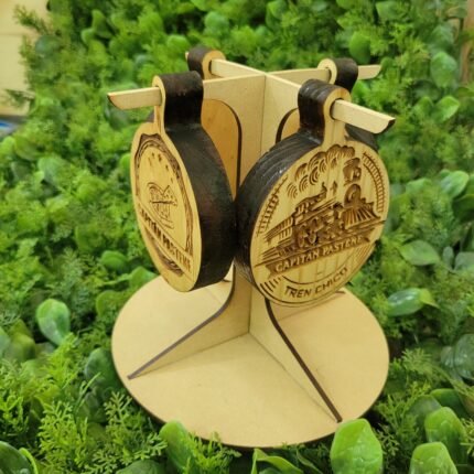 DESTAPADOR CERVEZA PARED – POSA VASOS MADERA PEDESTAL