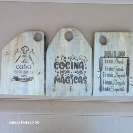 TABLA GRANDE COLGADOR LLAVES, MANTELES,  UTENSILIOS COCINA, TAZA U OTRO