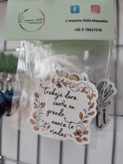 sticker adhesivo chico